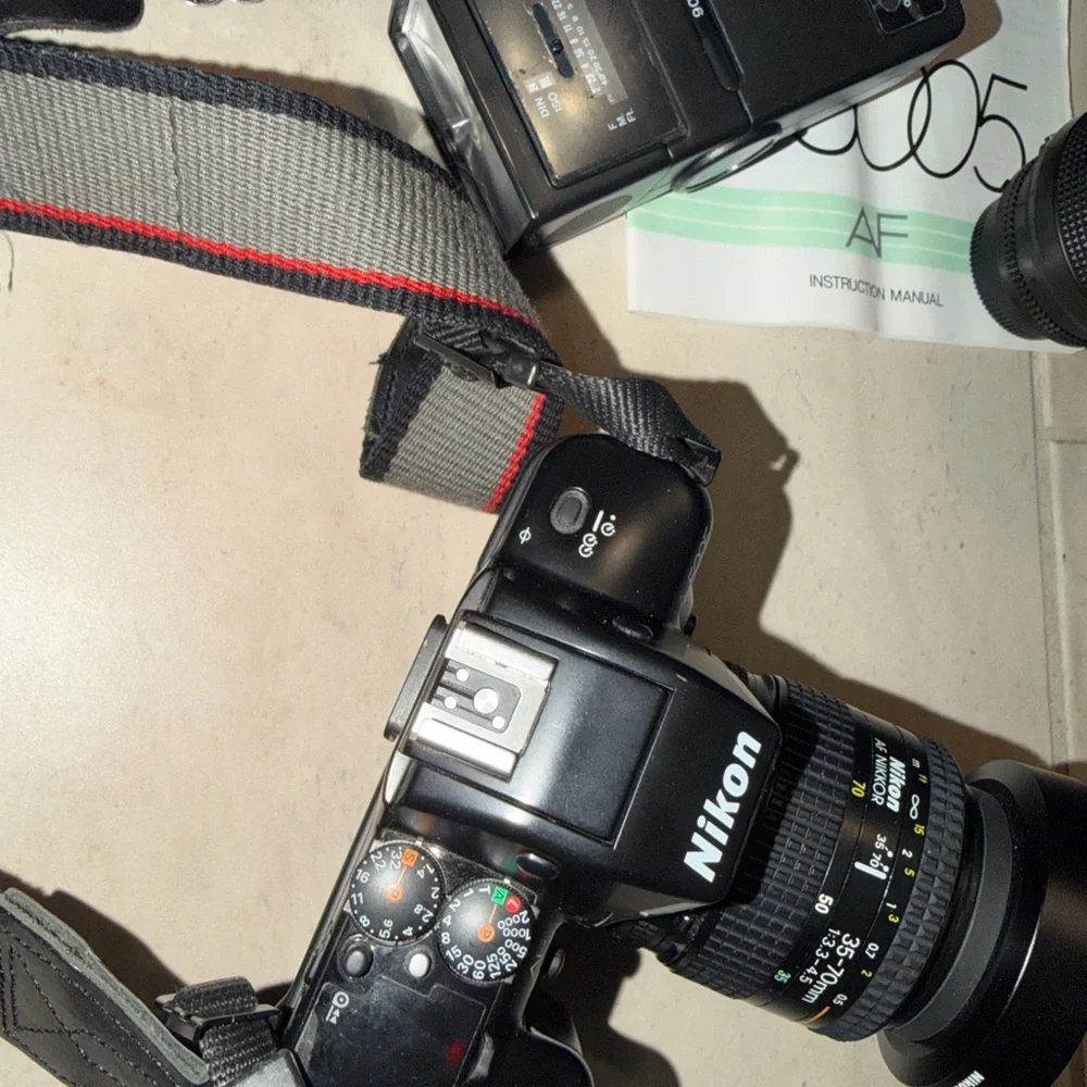 NIKON N5005 35mm FILM CAMERA with AF Nikkor 35-70mm 80-200mmLens Cap Strap Case
